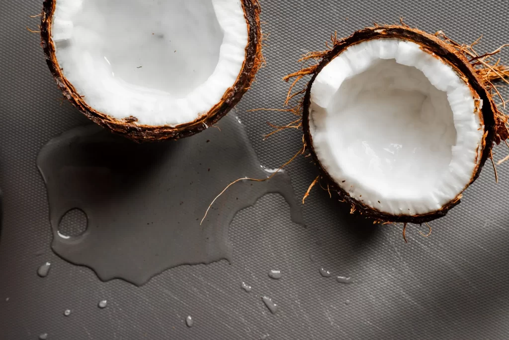 Vigin Coconut Oil Vs MCT Oil, Which Better? 3 coconut milk