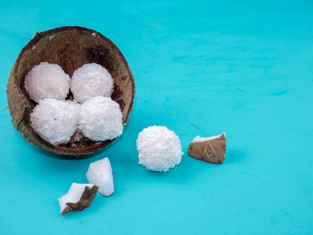 big coconut flakes, best coconut flakes, healthy smoothies, healthy shakes