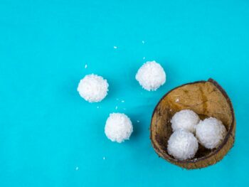 coconut flakes, farm, food, coconut {{brizy_dc_image_alt entityId=