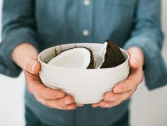 Coconut is a versatile ingredient widely used in many cuisines around the world, especially in tropical regions. It’s used in a variety of forms, from coconut water to coconut milk, and one of the most popular forms is coconut in its dried forms—whether it be sweetened desiccated coconut or shredded coconut